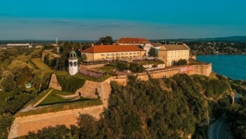 ПОВОДОМ СВЕТСКОГ ДАНА ТУРИЗМА: Бесплатне туре старим градским језгром и  Петроварадинском тврђавом