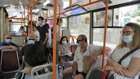 ČETVORICA MU TRAŽILA DA SKINE BEDŽ:  Pripadnik LGBTQ pretučen u autobusu na Novom Beogradu