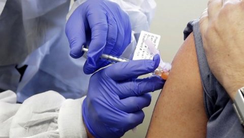 РУСКА ВАКЦИНА ПРОТИВ КОРОНЕ: Ево када креће масовна вакцинација