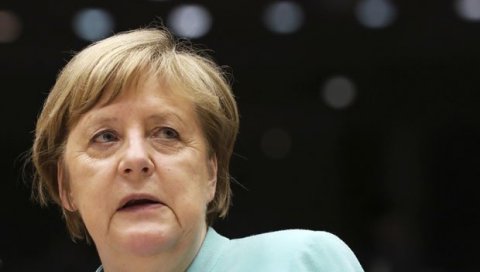 ЗАБОРАВИТЕ НА ПРОСЛАВУ НОВЕ ГОДИНЕ: Меркел разбила наде - Божић у сенци корона вируса