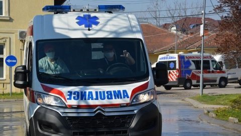 ТРАГИЧНА НОЋ У БЕОГРАДУ: Погинуо пешак у Бољевцима, једна особа у Ургентном центру
