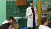 ZAMENIO KATEDRU ZA SKAFANDER: Marko Dinčić (30) privremeno napustio Beograd da bi pomogao medicinarima u rodnoj Surdulici