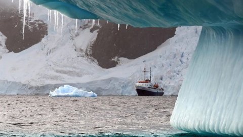 ГЛОБАЛНО ОТОПЉАВАЊЕ: Одломио се велики комад леда на Гренланду