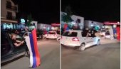 USTALA JE CRNA GORA... Veličanstven doček auto litije u Andrijevici (VIDEO)
