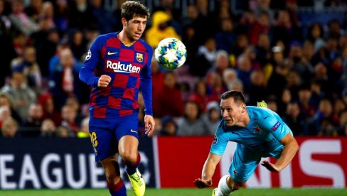 ЋАВИ ЋЕ ДОНЕТИ КОНАЧНУ ОДЛУКУ: Искусни фудбалер жели да остане у Барселони