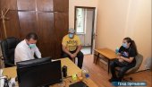 MONTAŽNE KUĆE IZBEGLIČKIM PORODICAMA: Dvema porodicama novi dom u Melencima i Tomaševcu