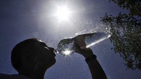 TOPLOTNI TALASI SVE ČEŠĆI: Visoke temperature zadržaće se tokom avgusta u velikom delu sveta