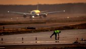 САД: Пенсов авион ударио птицу, па морао да се врати на аеродром