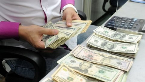 АМЕРИКА ЈЕ СТИГЛА ДО КРАЈА: Економиста објаснио да свет више не жели долар