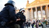 DESNIČARI POKUŠALI DA UPADNU U BUNDESTAG: Haos u Berlinu, policija oštro reagovala tokom incidenta (VIDEO)