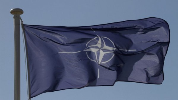 СРУШИО СЕ АВИОН У БЛИЗИНИ НАТО ПИСТЕ: Има погинулих, огласио се и немачки министар одбране