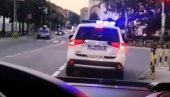 JURNJAVA PO ULICAMA NOVOG PAZARA: Sve je snimao - odbio da se zaustavi policiji, pa zgazio gas (VIDEO)