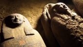 ПРОНАЂЕНИ САРКОФАЗИ СТАРИ 2.500 ГОДИНА: Историјско откриће у Египту, археолози траже благо у запечаћеној гробници (ФОТО/ВИДЕО)