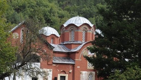СРАМНА ПРОВОКАЦИЈА АЛБАНАЦА: Присвајају српске светиње, за Пећку патријаршију тврде да је албанска православна црква! (ФОТО)