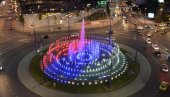 DAN SRPSKOG JEDINSTVA: Fontana na Slaviji u bojama srpske zastave (FOTO)