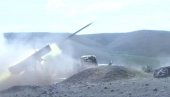 OBJAVLJENI SNIMCI AZERBEJDŽANSKE ARTILJERIJE: Ovako granatiraju borbene položaje jermenskih jedinica (VIDEO)