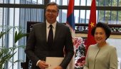 VUČIĆ SE DANAS SASTAJE SA ČEN BO: Predsednik Srbije će razgovarati sa ambasadorkom NR Kine