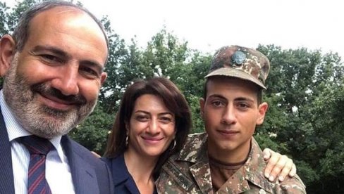 PAŠINJANOVA ŽENA IDE NA FRONT: Supruga premijera Jermenije će se boriti za granice otadžbine (FOTO)