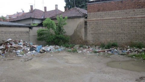 ЧИСТЕ СМЕЋЕ - САДЕ ДРВОРЕДЕ: Локална самоуправа у Лесковцу сваког викенда ратује са нелегалним депонијама у 144 насеља