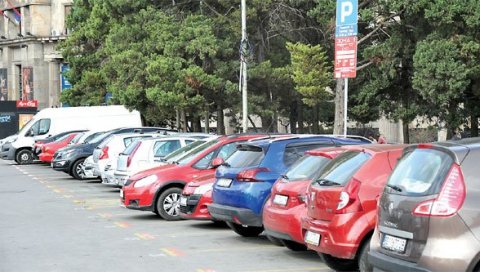 КАКО РЕШИТИ ПРОБЛЕМ ПАРКИРАЊА У БЕОГРАДУ: Ево колико паркинг места нестаје у центру града