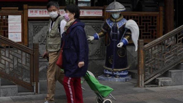 МАСОВНА ТЕСТИРАЊА ЗБОГ ТРИ НОВА СЛУЧАЈА: Хитне мере кинеских власти из страха од поновног буктања епидемије вируса корона