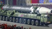 OVO JE NAJVEĆA KIMOVA RAKETA: Severna Koreja prikazala jednu od najvećih raketa na svetu (VIDEO)