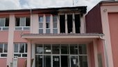 ZBOG PIJANIH MLADIĆA OPET SREĐUJU UČIONICE: Zbog podmetnutog požara ponovo radovi u tek rekonstruisanoj školi kod Varvarina (foto)
