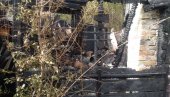 VATRA BUKNULA IZ PEĆI NA DRVA: Detalji jezivog požara u Novom Sadu - od kuće ostalo samo zgarište (FOTO/VIDEO)
