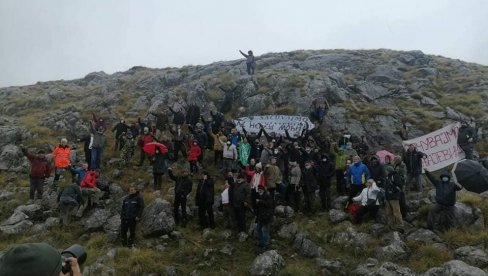НОВИМ ЛИТИЈАМА У ОДБРАНУ СИЊАЈЕВИНЕ: Црна Гора опет на ногама због војне вежбе заказане на чувеној планини