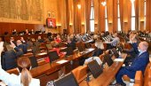 VISOKA PRIZNANJA  U PRAVIM RUKAMA: Odluka o laureatima Oktobarske nagrade i Novembarske povelje Novog Sada