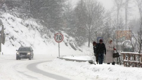 УПОЗОРЕЊЕ ЗА СВЕ ВОЗАЧЕ У СРБИЈИ: Без зимске опреме и ланаца не крећите на пут - услови отежани!