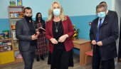 OTVORENO NOVO OBDANIŠTE I FISKULTURNA SALA: Predsednica Srpske Željka Cvijanović u Patkovači (FOTO)