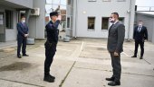 VULIN OBIŠAO POLICIJSKU STANICU BAČ: Prioritet policije bezbednost građana