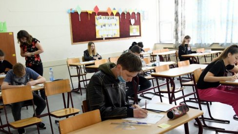 NA RASPUST OD SVETOG NIKOLE? Učenici u celoj Srbiji zimski predah imaće u isto vreme, pauza u nastavi mogla bi da bude produžena