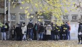 OGROMNE GUŽVE ISPRED KOVID AMBULANTI: Desetine Beograđana čeka red za testiranje (FOTO)
