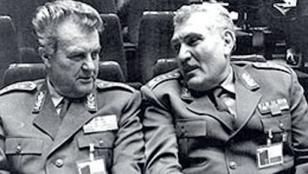 НЕСЛОГА ВОЈНОГ И СРПСКОГ ВРХА: Генерал Благоје Аџић је рекао Милошевићу и Јовићу: Најрадије бих узео пиштољ и побио вас!