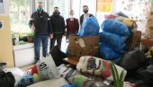 POMOĆ U PET KOMBIJA: Udruženje građana Novi Sad odnelo donaciju u dva gradska svratišta