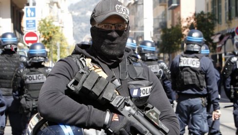 FRANCUSKA POLICIJA DOBILA NOVU KOMANDU: Naređeno da se zaštite sve crkve u vreme Vaskrsa, ovo je razlog
