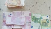 ZAPLENA NA GRADINI: Bugari pokušali da prokrijumčare 210.650 evra i pola kilograma zlata (FOTO)