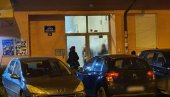 OŠTRIM PREDMETOM UBODEN U GRUDI I STOMAK: Policija traga za dvojicom napadača, ranjeni hitno operisan!