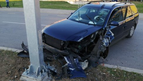 SAOBRAĆAJNA NEZGODA U BARU: Povređen taksista, vozio u alkoholisanom stanju?!
