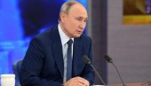 И РУСИЈА СЕ ОПРАШТА ОД ВЕЛИКОГ ЛИДЕРА: Путин тражио да форум у Санкт Петербургу почне минутом ћутања