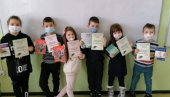 OVO SU DECA KOJA SU PODIGLA SRBIJU NA NOGE: Mališani iz Kruševca dirljivim crtežima pružili podršku medicinarima (FOTO)