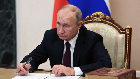 ЈОШ ЈЕДНА СРАМОТА ЗЕЛЕНСКОГ: Путиново обраћање за Нову годину у Украјини на Ју-тјубу популарније од његове поруке