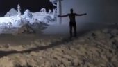 ZLATAN OPET U CENTRU PAŽNJE: Ibrahimović prkosi zimi, Šveđanin go na snegu (VIDEO)