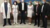 DAROVI ZA BEBE ROĐENE 1. JANUARA: Pirotski gradonačelnik u poseti porodilištu