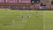 JEZIVE SCENE U PORTUGALIJI: Fudbaler se srušio iz čista mira, igrači oba tima ga oživljavali (VIDEO)