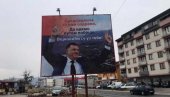 OZDRAVI DA IDEMO PUTEM POBEDE:  Bilbord podrške Dodiku i u Vojkovićima