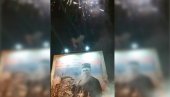 VELIČANSTVENA SCENA U NIKŠIĆU: Vatrometi i bakljade osvetlili mural mitropolitu Amfilohiju (VIDEO)