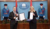 BUDNI ČUVARI ZDRAVLJA: Bolnica Sveti vračevi odlikovana Ordenom zastave Republike Srpske sa srebrnim vencem